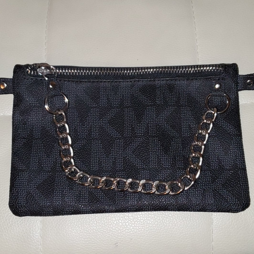 MK Pouch - Picture 2 of 7